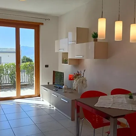 With Swimming Pool And View - Larihome A17 Lägenhet